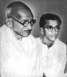 Shri V.Kalyanam with Mahatma Gandhi